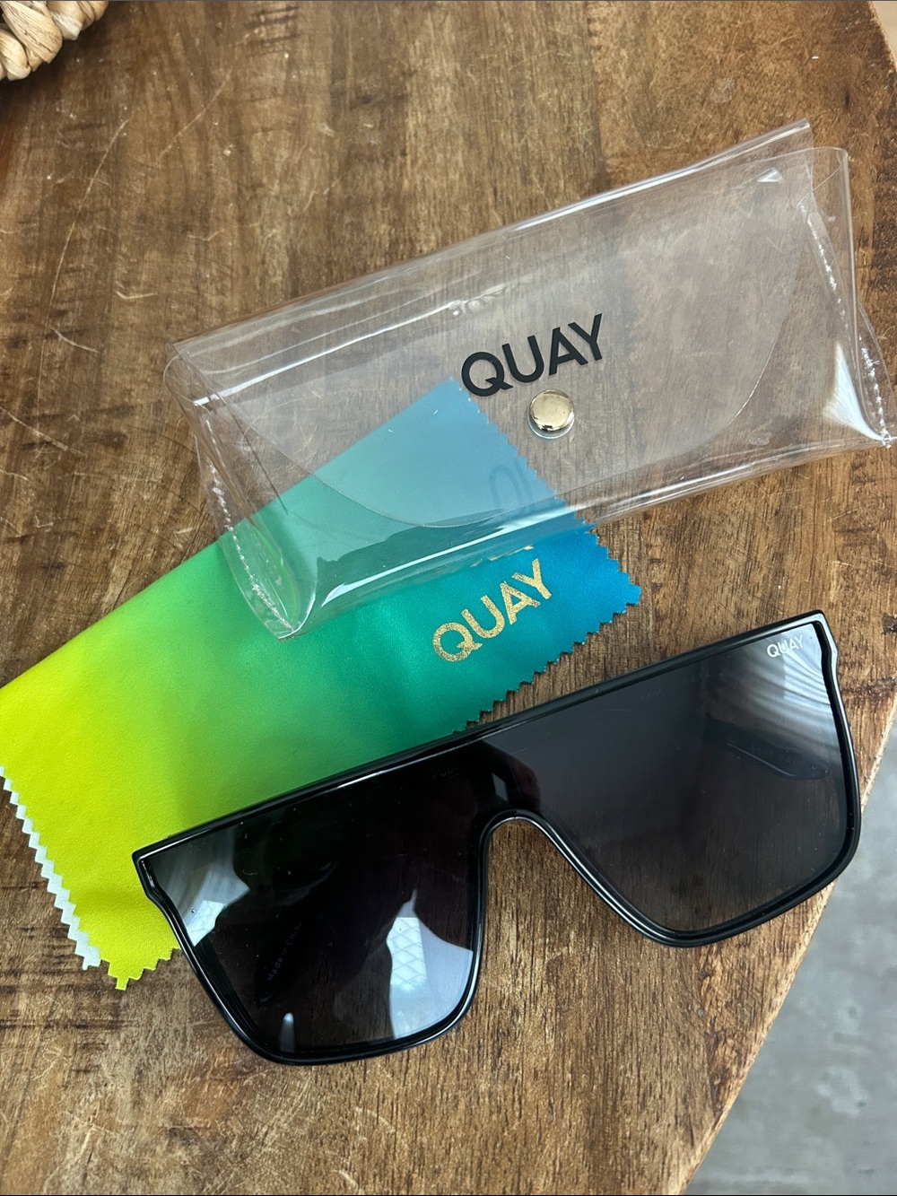 Quay Australia Polarized Nightfall Black Sunglasses with Gradient Cloth